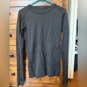 lululemon athletica women's Black Textured Shirt size 8